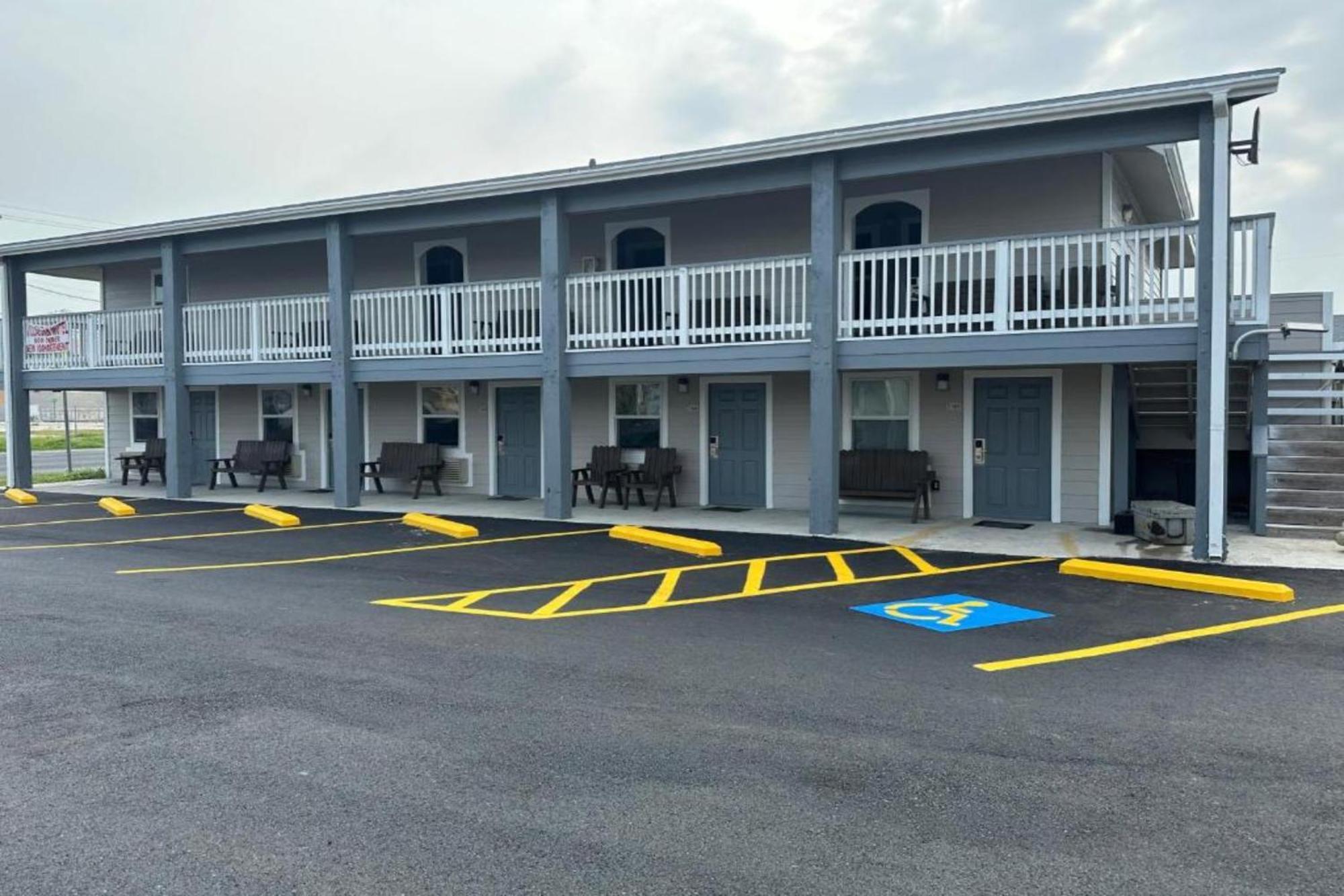 Village Inn Motel Rockport Near Aransas Bay Exterior photo